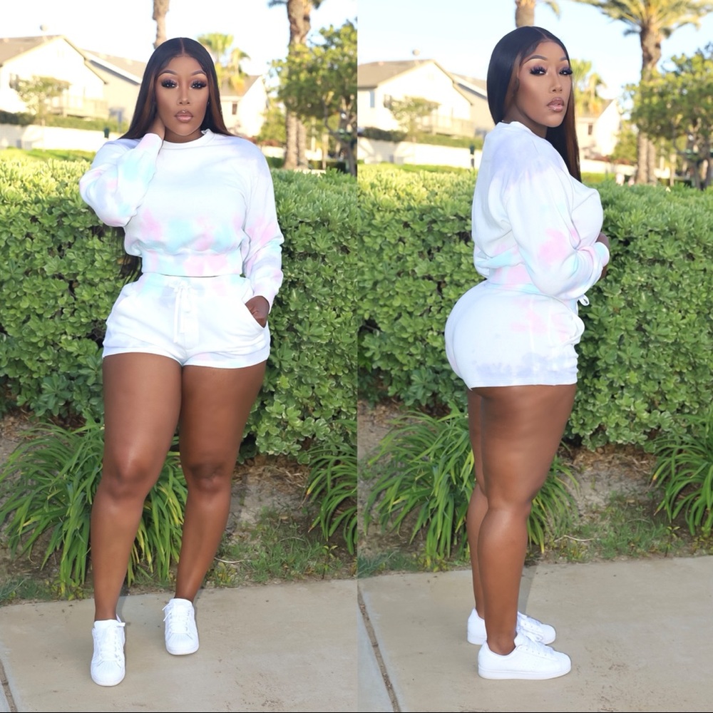 Shorts and Sweater set ✨ prices are cheaper on our site ✨